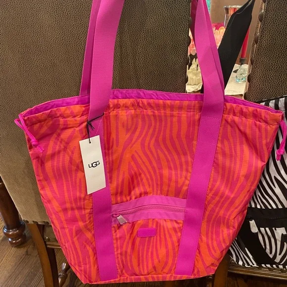 UGG NWT Frannie Cinch Totes - Picture 2 of 9